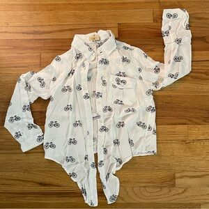 2/$15 | Button up tie front printed top blouse